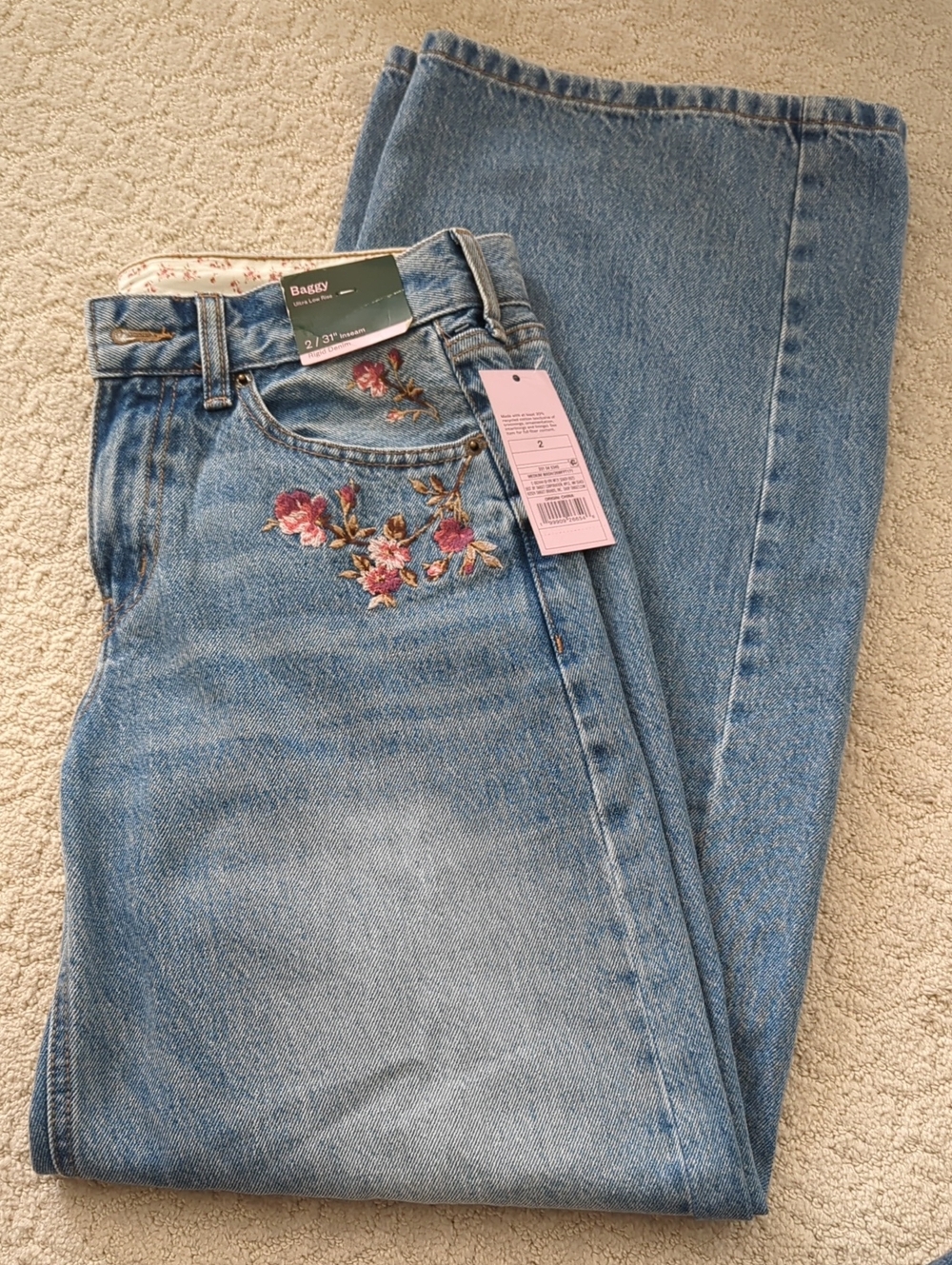 Baggy Ultra Low Light Blue Embroidered Women’s Jeans Size 2 NWT